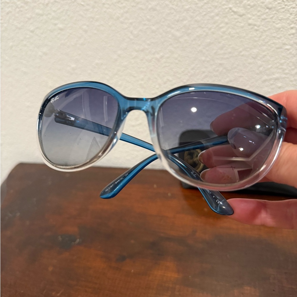 Ray-Ban sunnies, Caribbean blue frames, gray fade lenses. Case included - Picture 3 of 10